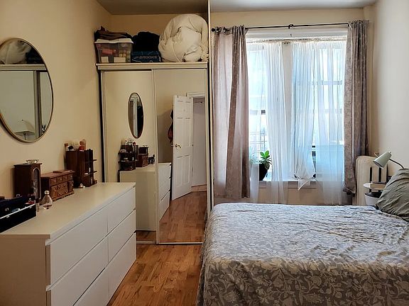 4th image of 914 42nd St APT A2