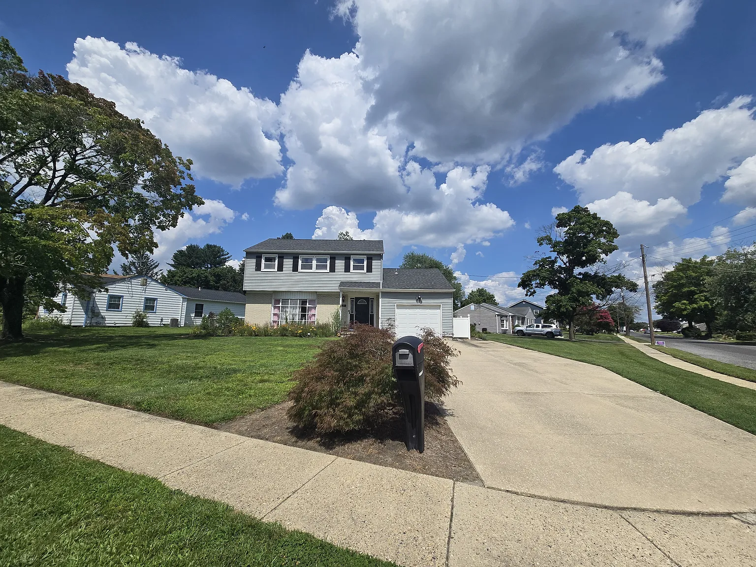 4 bed, 1.5 bath, 1800 sqft, $3,000 — Photo 4