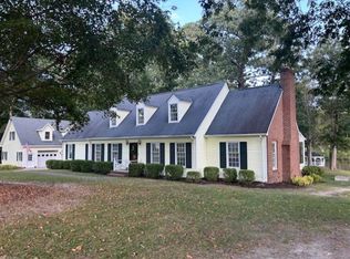 19071 Lakeside Dr, Courtland, VA 23837