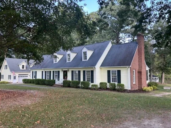 19071 Lakeside Dr, Courtland, VA 23837