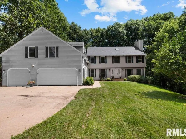 5 White Oak Ct, Moline, IL 61265