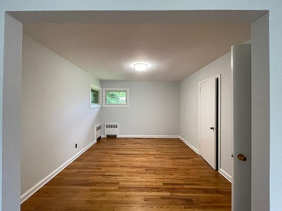 4th image of 41 Sherrard St