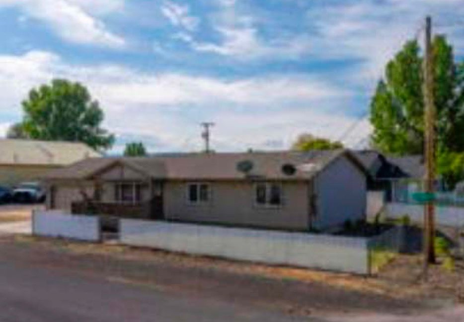 2nd image of 498 NW 10th St