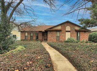 2805 Holy Cross Ln, Garland, TX