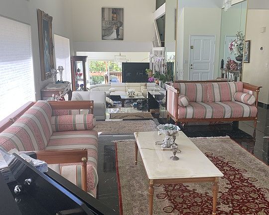 3rd image of 2789 Woodwardia Dr