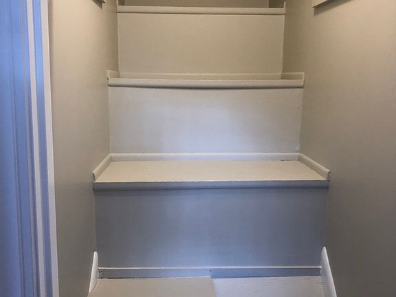 2nd image of 120 Orchard Ln