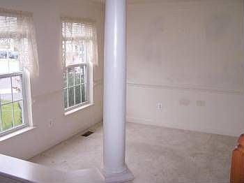 4th image of 497 Estate Ave