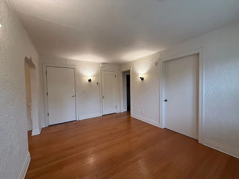 1718 N Indiana Ave #8 — Photo 15