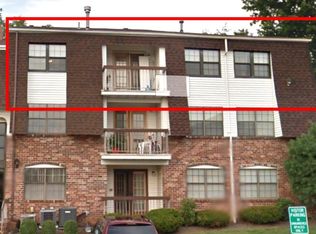 1010 Green Hollow Dr #10, Iselin, NJ 08830