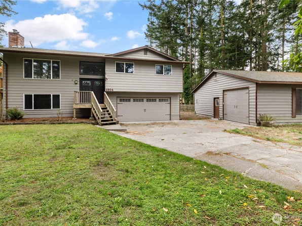 1904 Fir Woods Place, Oak Harbor, WA 98277