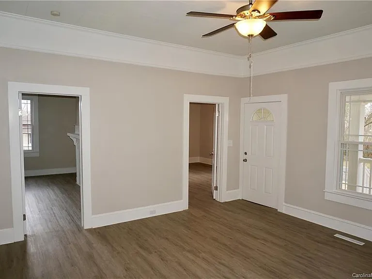 405 Oak Cir — Photo 3