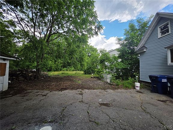 3rd image of 166 Hope Ave