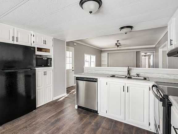 4th image of 18 North Fuchsia Drive