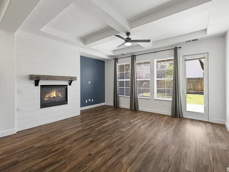 10785 Serratina Dr — Photo 7