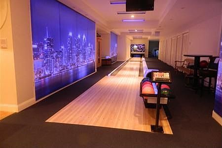 Bowling alley