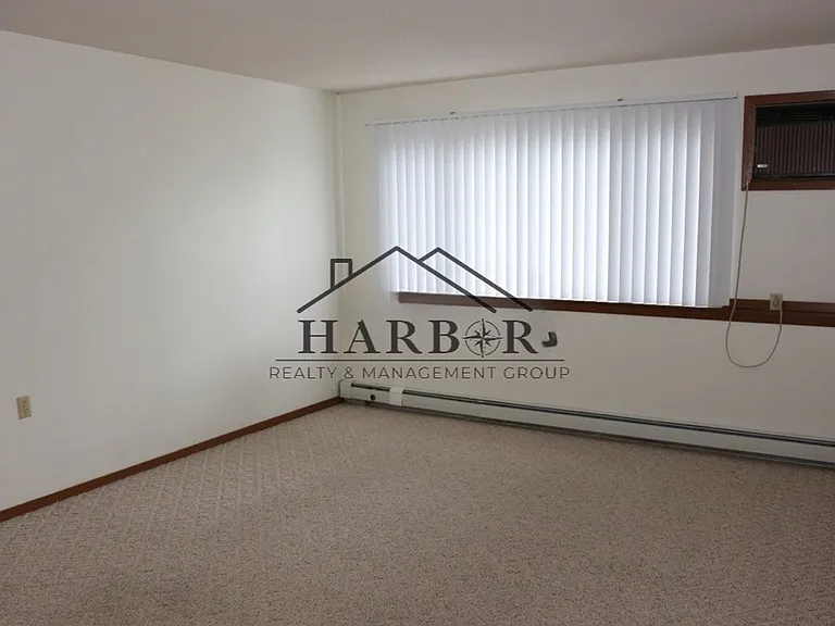 Valley View Apartments — Photo 41
