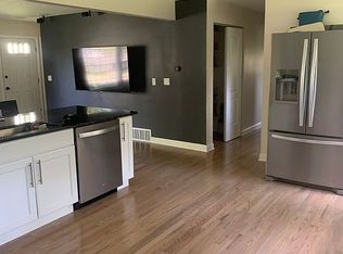 859 Willow Ln, Dundee, IL 60118