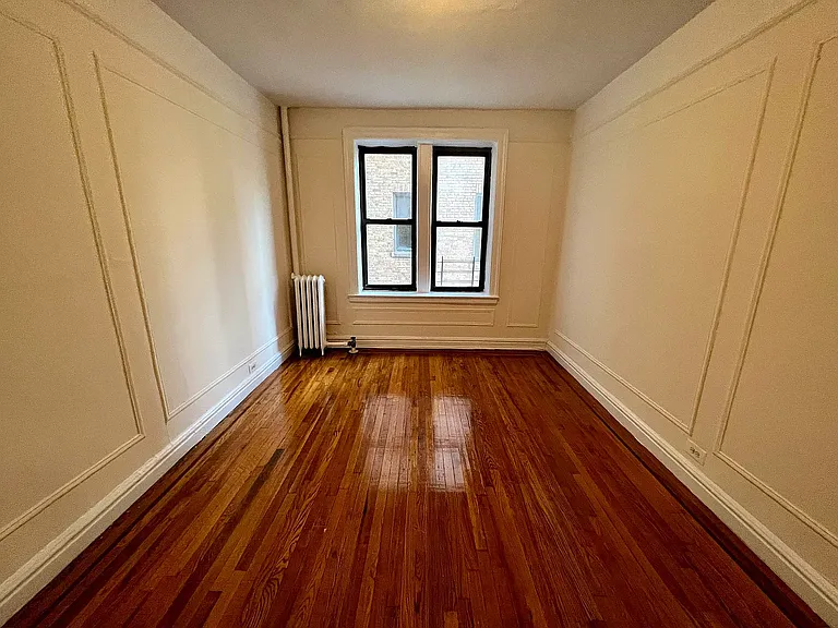 680 W 204th St #4D — Photo 4