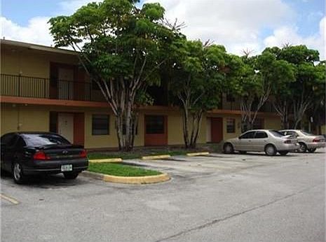 1st image of 4007 Lakeside Dr