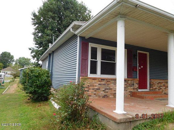 3rd image of 1008 Chestnut Ave