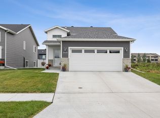 2520 37th Ave S, Moorhead, MN 56560