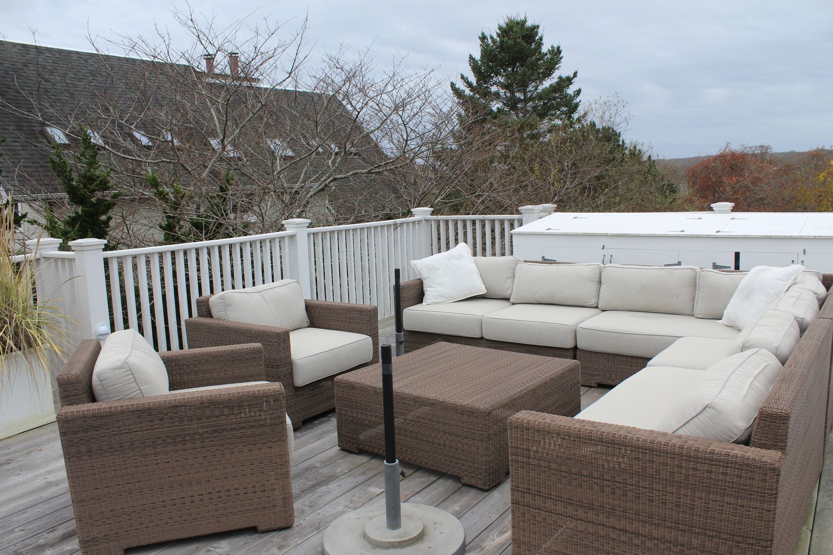  Roof Deck lounge area