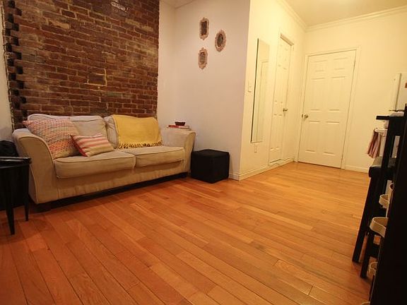 2nd image of 223 E 28th St APT 4RW