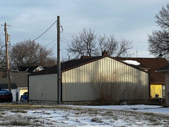 2nd image of 611 N Cherry St