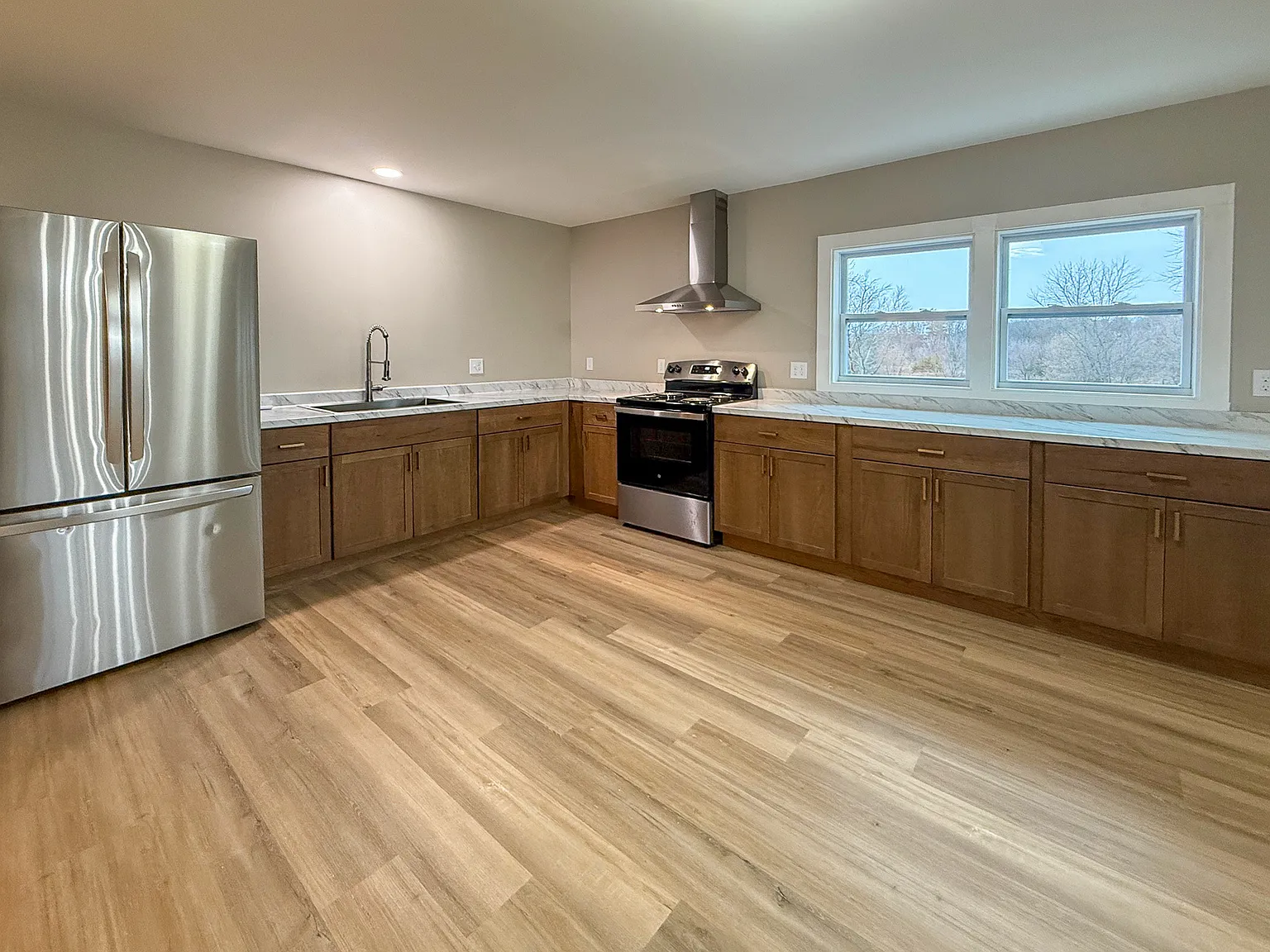4 bed, 1800 sqft, $2,500 — Photo 2