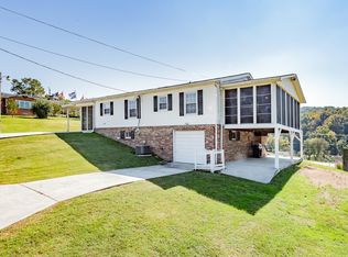 110 Hillcrest Dr, Harriman, TN 37748