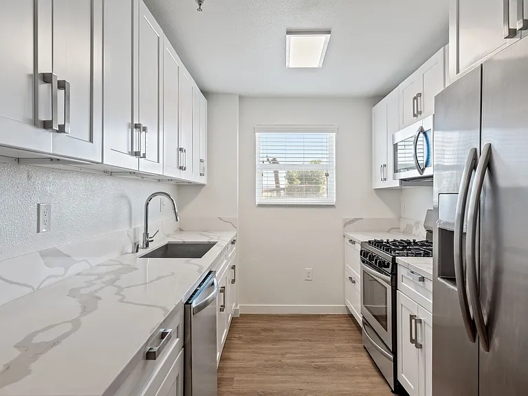18425 Malden — Photo 32