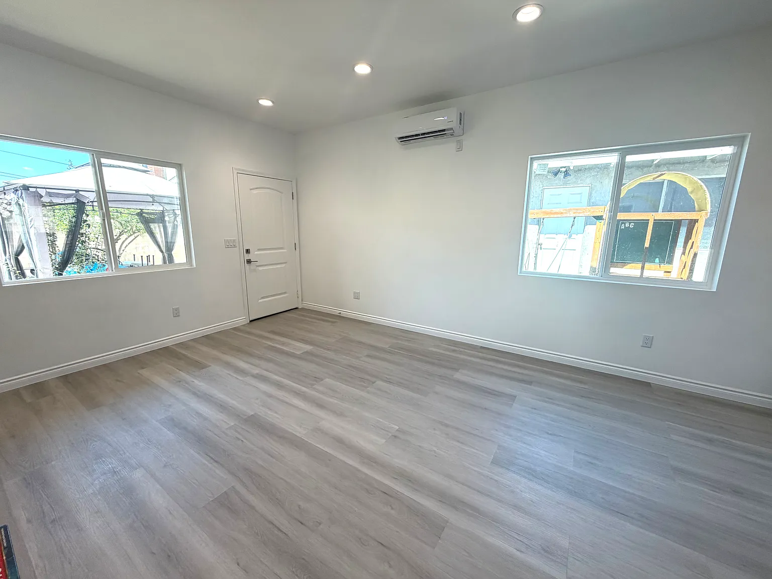 2 bed, 800 sqft, $3,250 — Photo 3