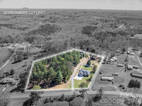 3rd image of 140 Huffstetler Lake Rd