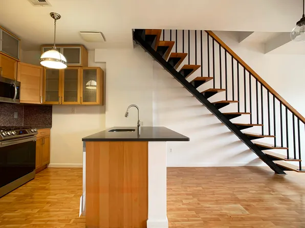 893 Myrtle Avenue image 5 of 23