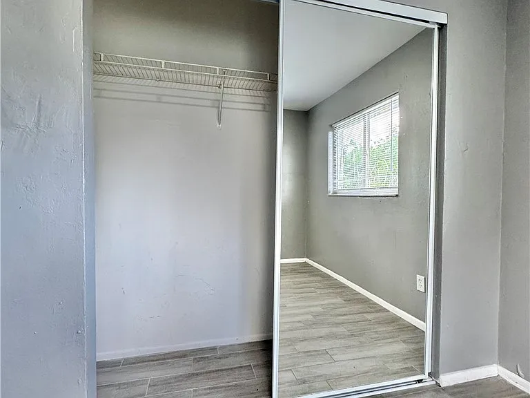 142 Harry Ave S — Photo 24
