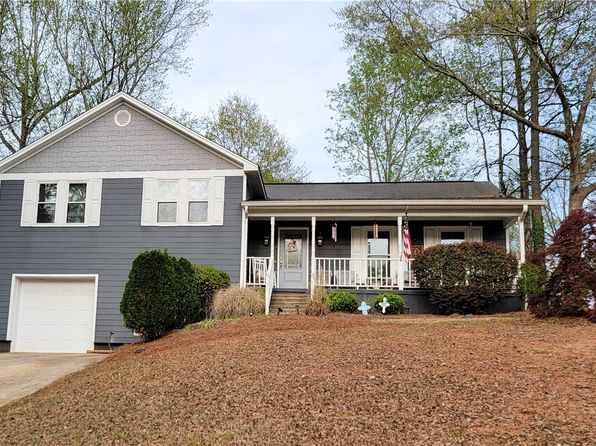 940 Sanders St, Auburn, AL 36830