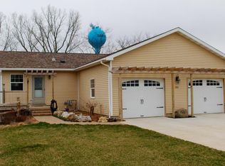 203 Pond Ct, Darien, WI 53114