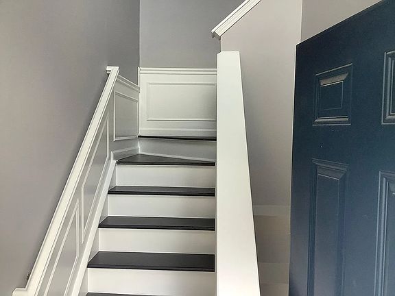 2nd image of 6911 Vistamere Way