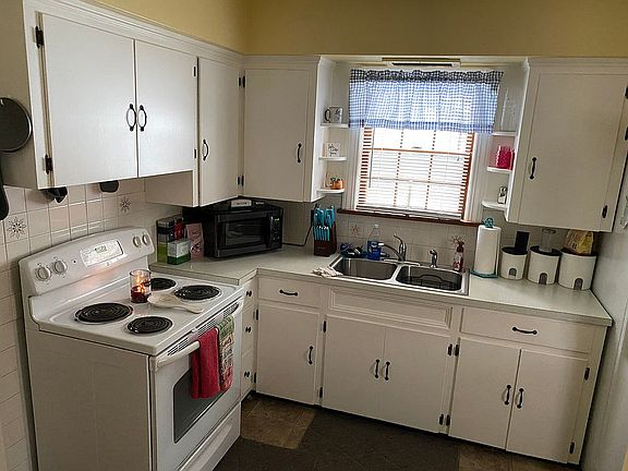 5th image of 331 Bartley Ave