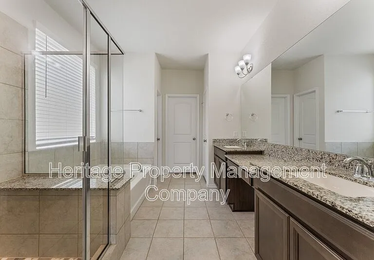 942 Blue Violet — Photo 20
