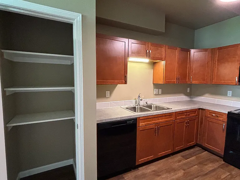 636 Hansen St SE #B — Photo 20
