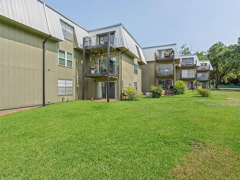 119 Riverbend Dr — Photo 16