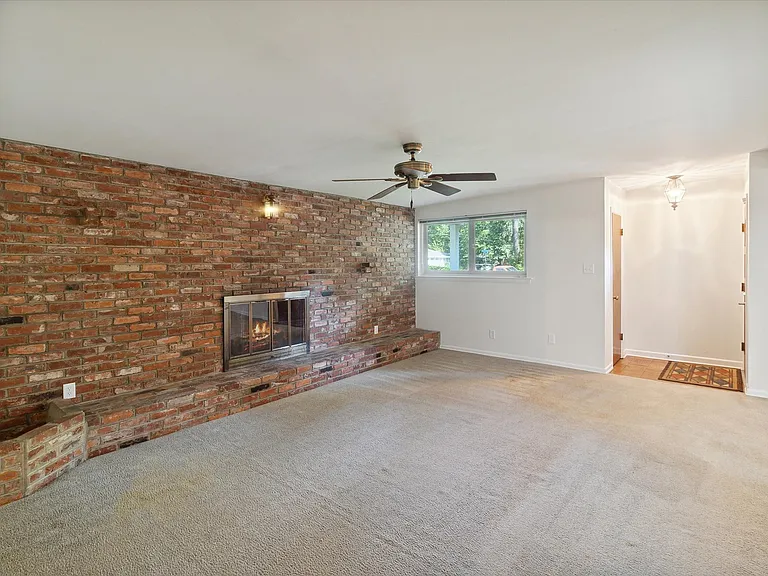 203 Tanglewood Rd — Photo 11