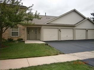 1151 N Village Dr UNIT 4, Round Lake Beach, IL 60073
