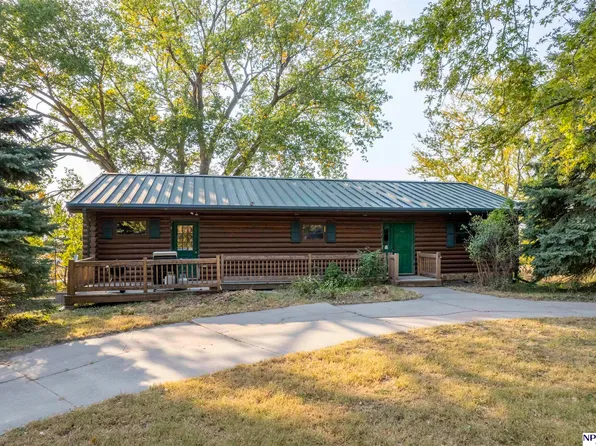 13910 S 226th Cir, Gretna, NE 68028