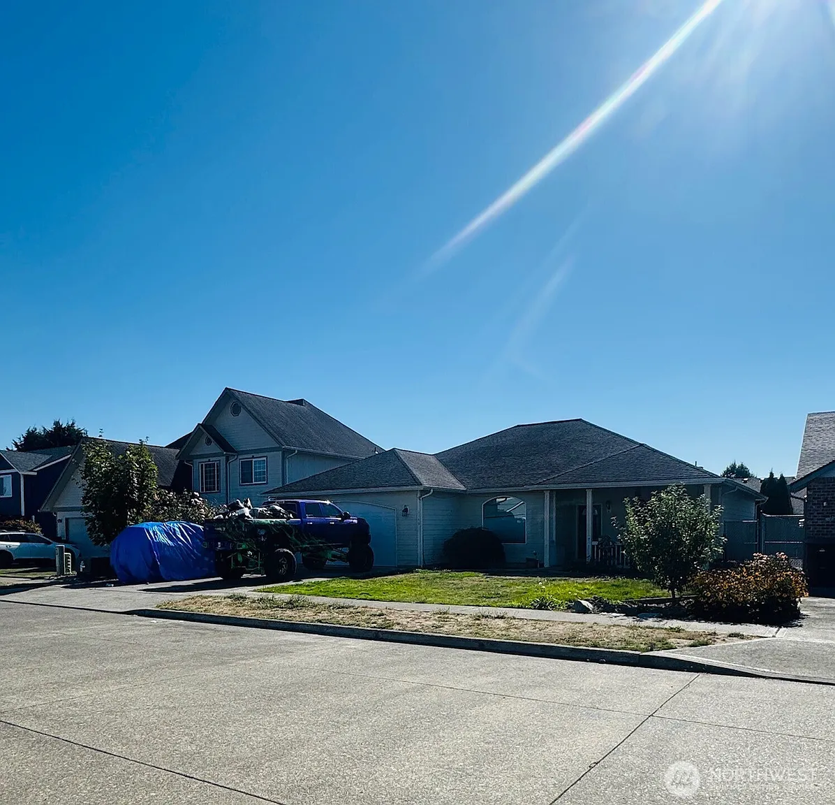 3749 Rosewood photo 1