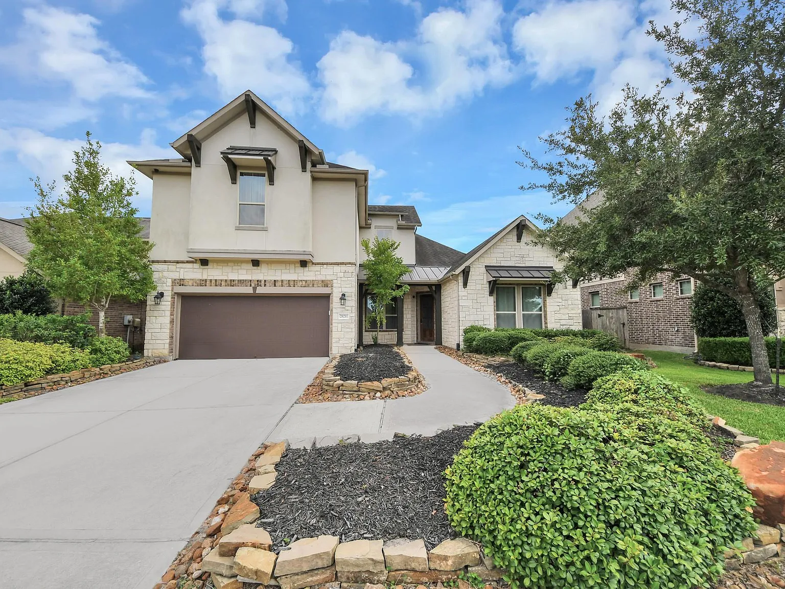 4 bed, 3.5 bath, 3870 sqft, $4,300 — Photo 3