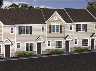 102 Hunters Path, York, PA 17402