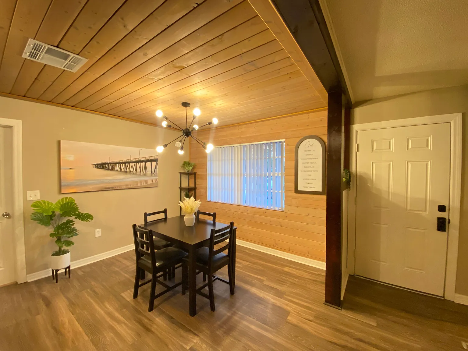604 Glad Rd — Photo 4