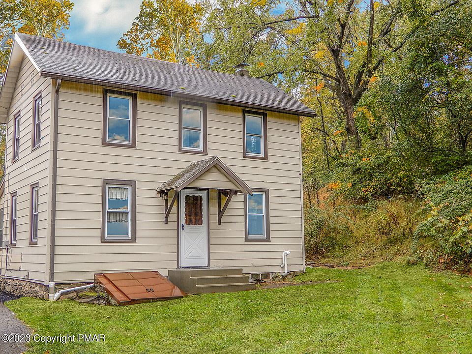 207 Munch Dr, Henryville, PA 18332 Zillow